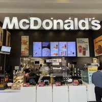 Saldējums ar bekonu? "McDonald's" Amerikā piedzīvo nedienas ar mākslīgā intelekta balss rīku