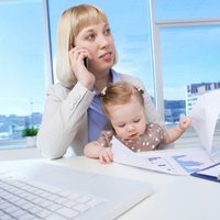 Kā jaunajai mammai vieglāk atgriezties darbā, ieteikumos dalās biznesa trenere Kintija Barloti