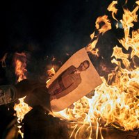 ФОТО. Протесты в Каталонии: в огонь бросают портреты короля Испании