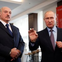Лукашенко: Беларусь не намерена входить в состав России