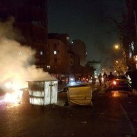 Protestos Irānā bojā gājuši jau divi cilvēki