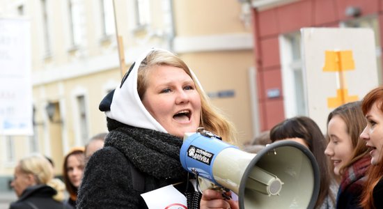 'Sieviešu tiesību aizstāvēšana uzliek tev mērķi uz pieres.' Saruna ar Lolitu Tomsoni