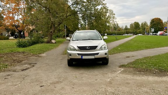 Lexus autovadītāja parkošanās, Lexus