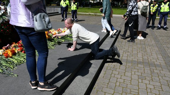 Ziedu nolikšana pie mūžīgās uguns Daugavpilī 9.05.2023. - 12