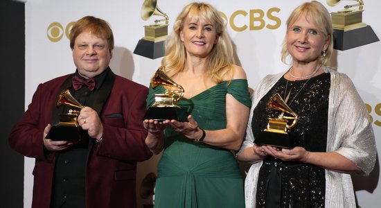 Lolitas Ritmanis veidotais albums saņēmis 'Grammy' balvu
