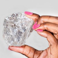 В Ботсване найден самый крупный за 100 лет алмаз - размером с яйцо