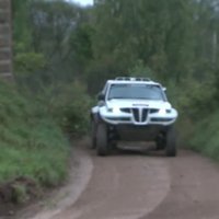 Video: Iespaidīgi džipi sacenšas par uzvaru rallijreidā 'Latvian Baja'