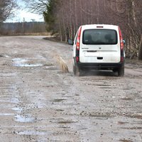 В Латвии начато массовое грейдирование грунтовых дорог