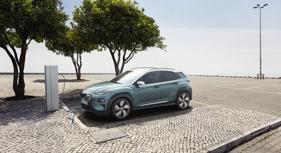 'Hyundai' mazais apvidnieks 'Kona' tagad arī elektriskajā versijā