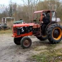 Video: traktora plosīšanās ar 'Volvo' turbomotoru