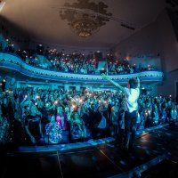 Foto: Ivo Fomina jubilejas koncerts Rīgā sasauc pilnu zāli fanu