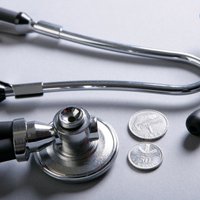 Даугавпилс решает проблему нехватки врачей: за день дежурства доплачивают 500 евро