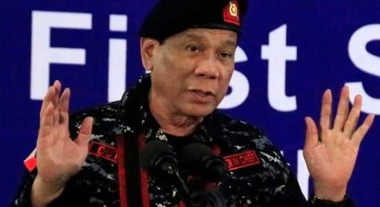 Duterte sola ieslodzīt tos, kuri nevakcinēsies pret Covid-19