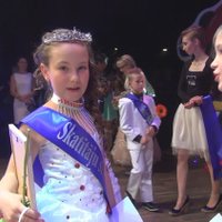 ФОТО, ВИДЕО: Найдите отличия - детский конкурс красоты в Латвии и США