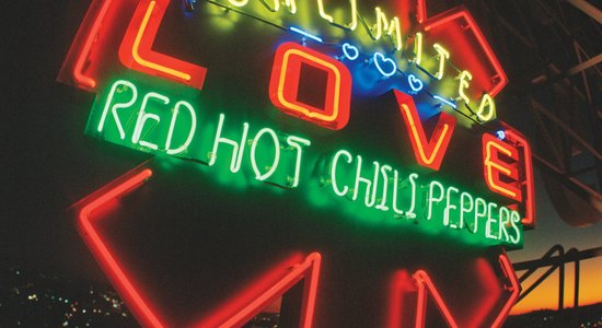 'Red Hot Chili Peppers' izziņo albumu un publicē jaunu dziesmu