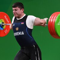 ВИДЕО: Жуткая травма штангиста из Армении на олимпийском турнире