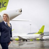 ФОТО. Как менялся дресс-код экипажа airBaltic в течение 25 лет