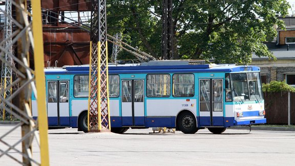 Prezentē jauno trolejbusu "Bogdan T70115" - 17