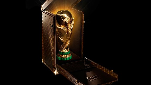 Louis-Vuitton-Designs-Trophy-Case-for-the-2014-FIFA-World-Cup3