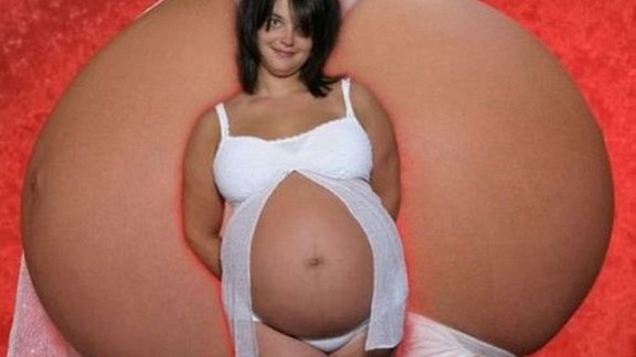 awkward-pregnancy-photos-bizarre-42