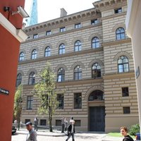 Saeimas ēkas par pusmiljonu eiro tīrīs 'Clean R'