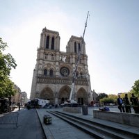 Divus vīriešus arestē par Parīzes Dievmātes katedrāles akmeņu zādzību
