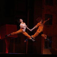 Foto: pasaules pirmizrādi piedzīvo Jura Karlsona balets 'Karlsons lido...'