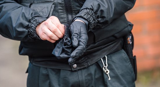 Праздник Риги: полиция будет работать по спецплану, чтобы предотвратить распространение Covid-19