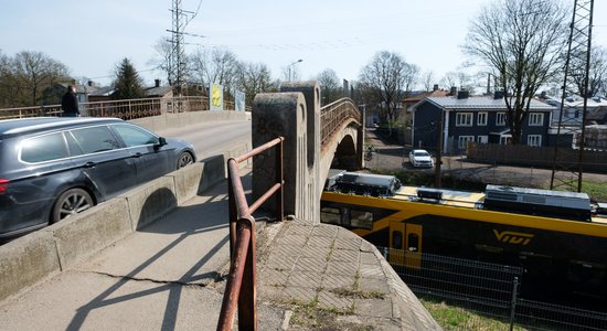 Мэр: Движение по мосту в Торнякалнсе  может быть ограничено