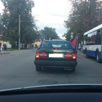 ФОТО: Машина с сиреной и флагом ДНР "рассекала" по улицам Болдераи