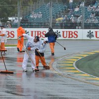Дождь и темнота сорвали квалификацию первого этапа Ф-1