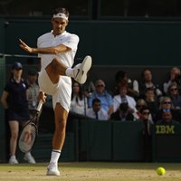 Federers nonāk uzvaras attālumā no kļūšanas par astoņkārtējo Vimbldonas čempionu
