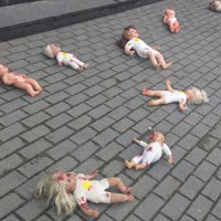 Премьера мюзикла о Цукурсе: зрителей встретили окровавленные куклы