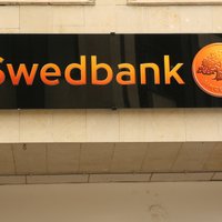 Swedbank: к концу года жителям лучше оставить поменьше латов в кошельках