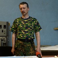 Strelkovs atkāpies no separātistu 'aizsardzības ministra' amata