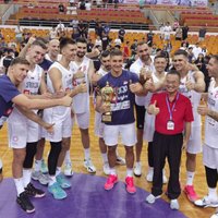 Serbijas un Itālijas basketbolisti svin uzvaras pēdējās pārbaudes spēlēs pirms PK