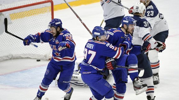 SKA Yevgeny Dadonov, Nikita Gusev, Dinar Khafizullin celebrate goal 