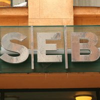 SEB закрывает филиалы в десяти городах Латвии