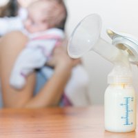 Sāk ziedojumu kampaņu 'Katra lāsīte palīdz augt!' mātes piena bankas izveidei