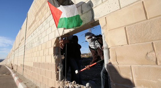 Foto: Palestīnieši atgādina pasaulei par savu mūri