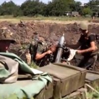 Video: Ukrainas karavīri ar artilēriju atbild blīvai separātistu ugunij