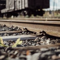 'Lietuvos geležinkeliai' paraksta līgumu par Mažeiķu-Reņģes dzelzceļa atjaunošanu