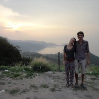 Divi mēneši teltīs un mašīnās – latviešu ceļojums ar stopiem līdz Irānai