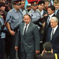 Среди россиян ухудшается отношение к Ельцину, 55% винят его в развале СССР
