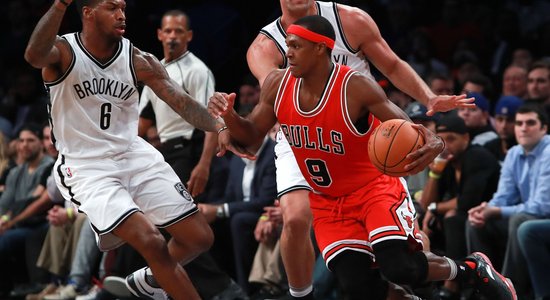 Čikāgas 'Bulls' sagrauj Bruklinas 'Nets' un turpina uzvaru sēriju NBA čempionātā