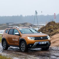 Foto: Jaunā 'Dacia Duster' starptautiskais testa brauciens Rīgā