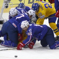 Francijas izlase 'pakutina nervus' Zviedrijas hokejistiem