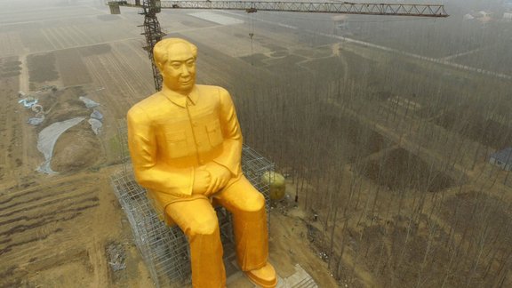 Milzīga Mao Dzeduna statuja Ķīnā - 1