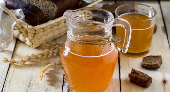 Kvass, medalus un miestiņš: 11 pašbrūvētu atspirdzinājumu receptes