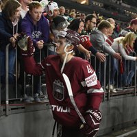 Latvijas hokeja izlases debitants Razgals kandidē uz vietu Latvijas rollerhokeja izlasē